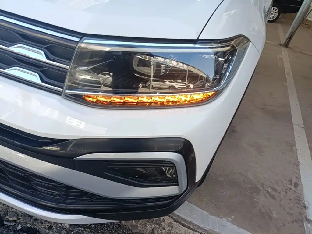 Volkswagen T-Cross — миниатюра 24