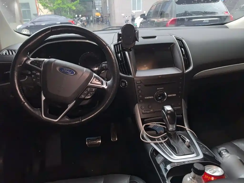 Ford Edge — миниатюра 13