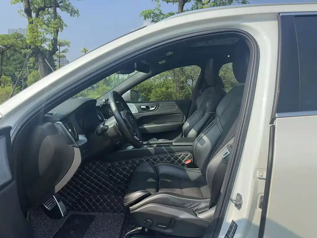 Volvo XC60 — миниатюра 4