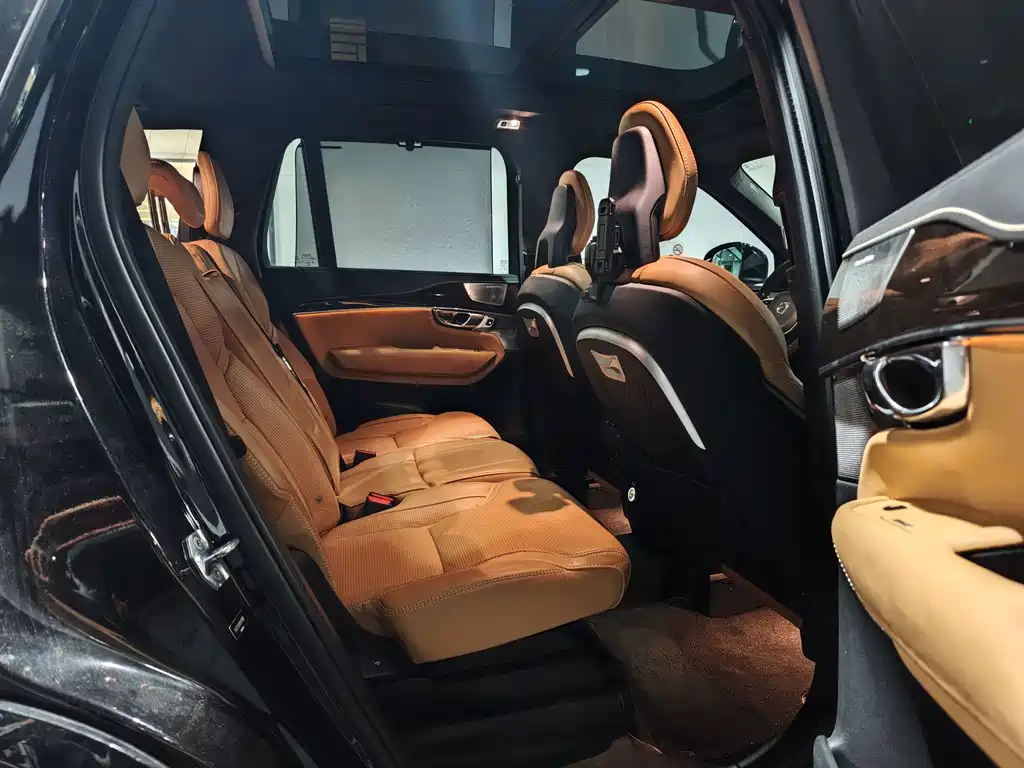 Volvo XC90 — миниатюра 15