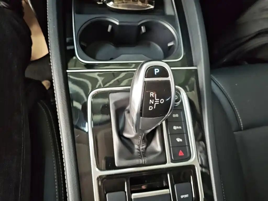 BYD MAX — миниатюра 14