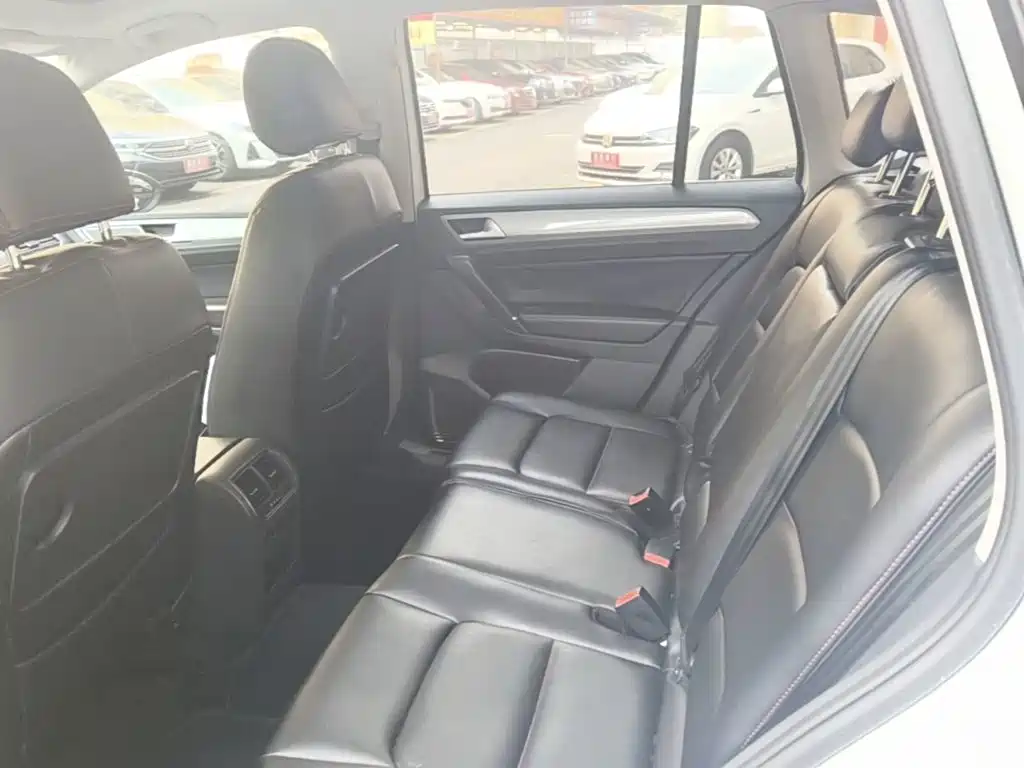 Volkswagen Golf Sportsvan — миниатюра 22