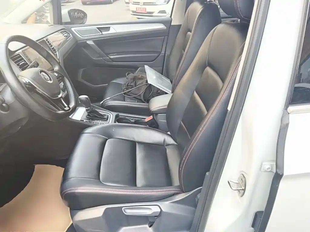 Volkswagen Golf Sportsvan — миниатюра 20