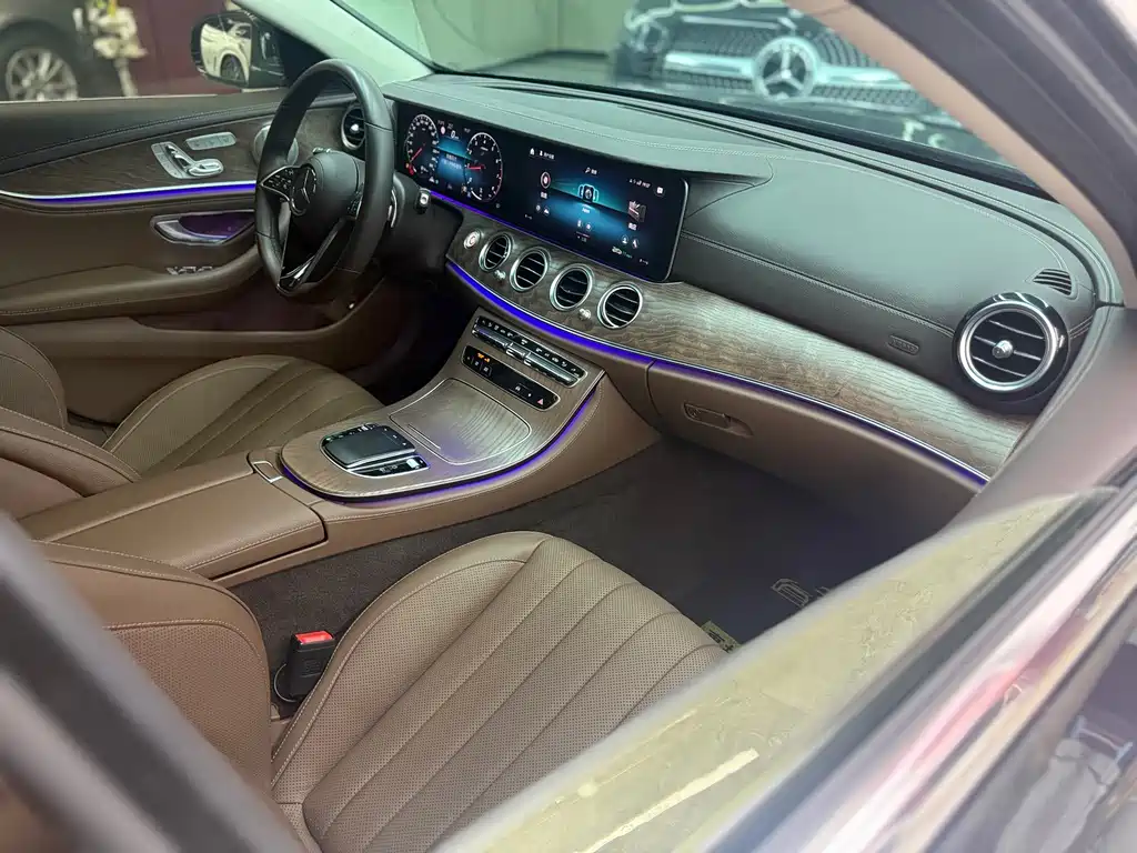 Mercedes-Benz E-Class — миниатюра 20