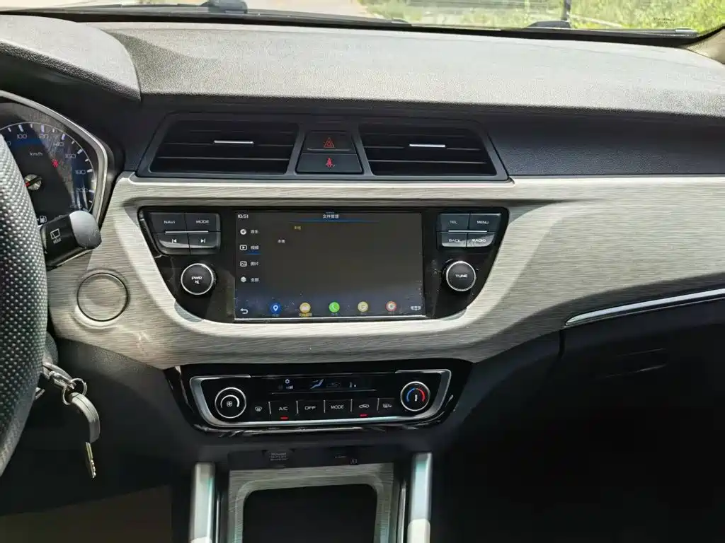 Geely Vision X3 — миниатюра 13