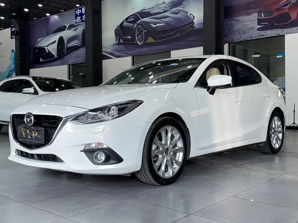 Mazda 3 Axela 2015
