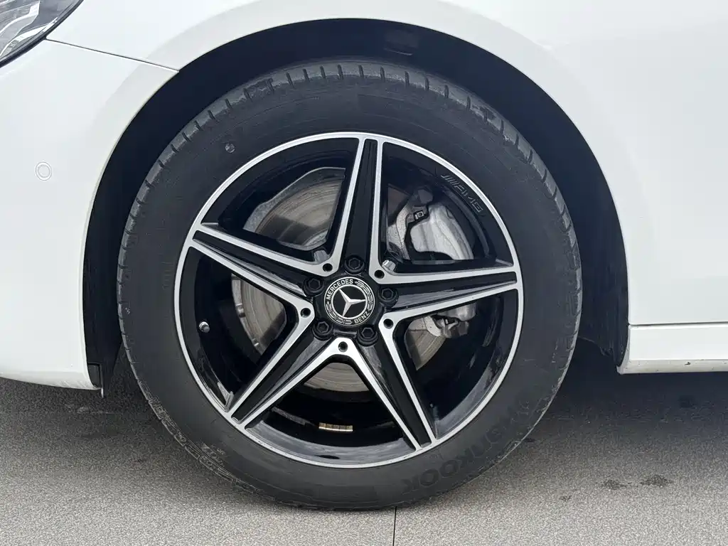 Mercedes-Benz E-Class (Import) — миниатюра 10