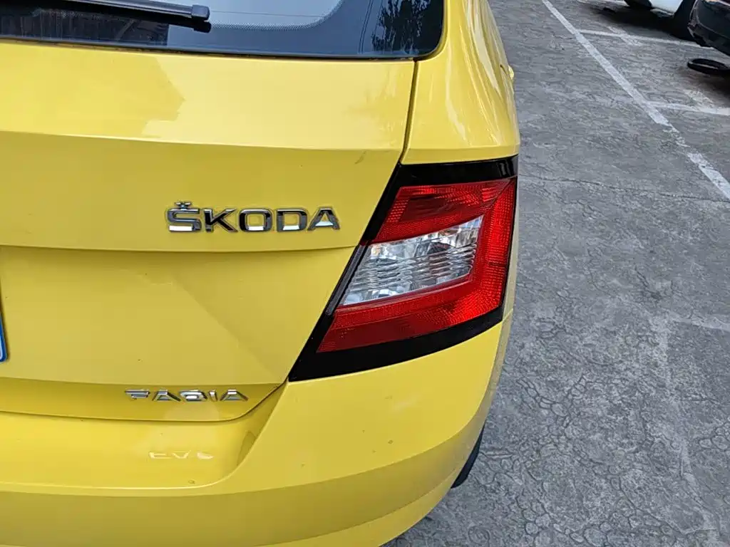 Skoda Fabia — миниатюра 8
