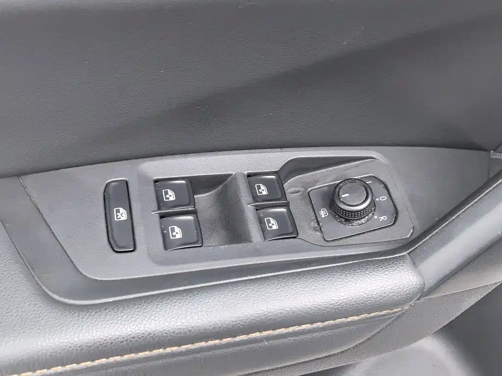Volkswagen Lavida — миниатюра 9