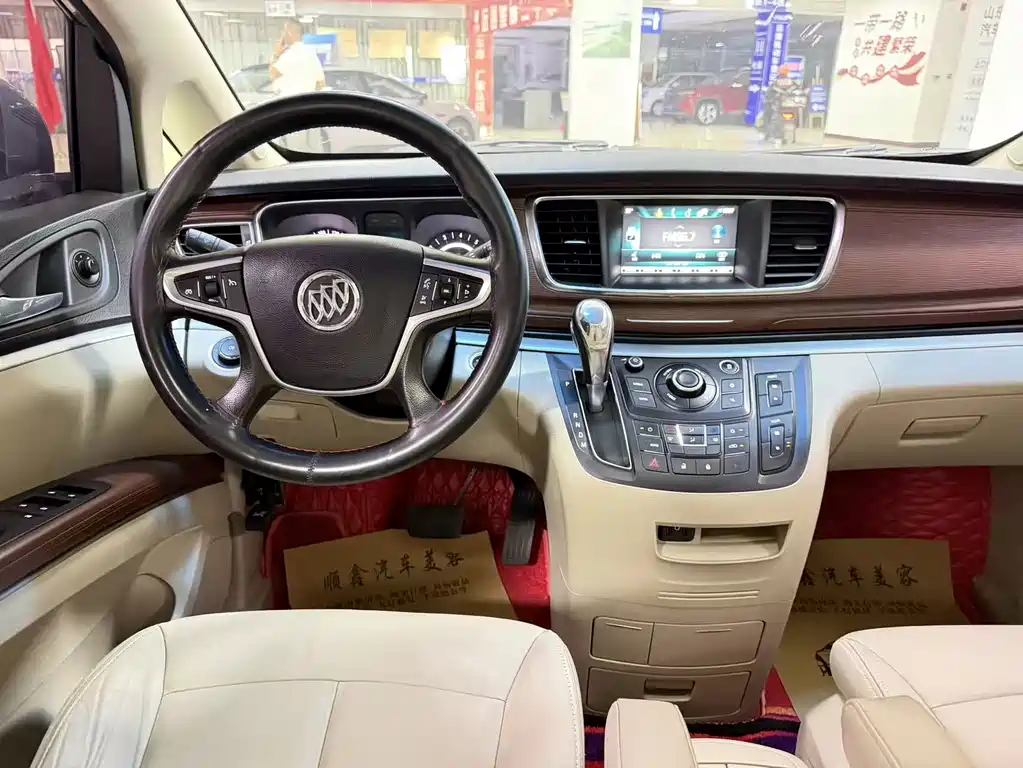 Buick GL8 — миниатюра 7
