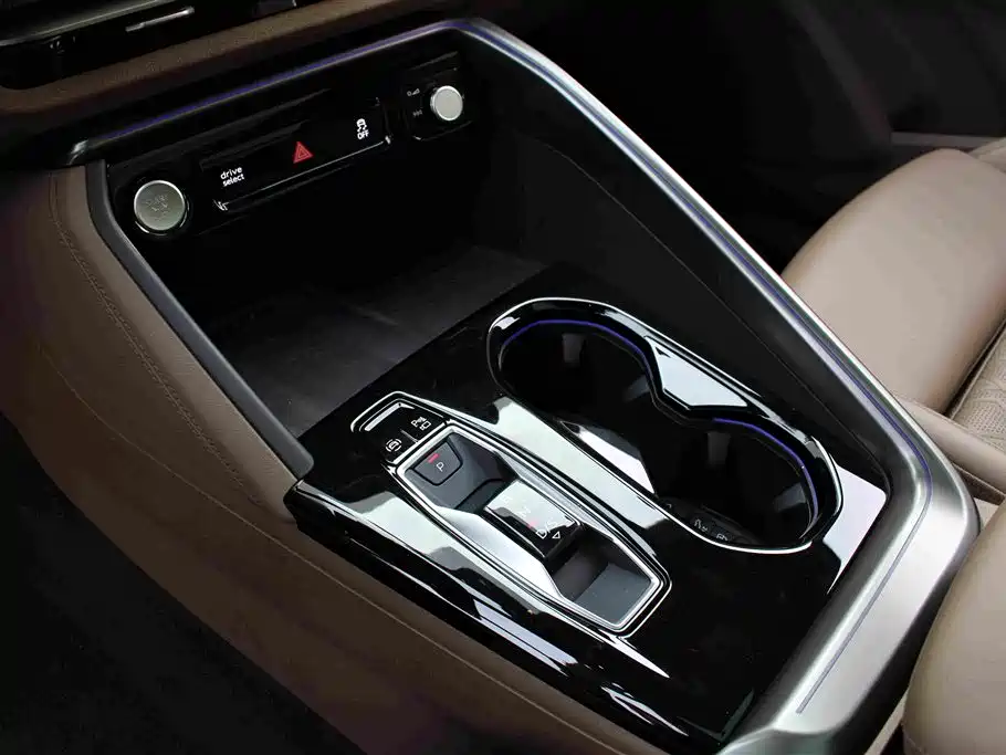 Audi Q5L — миниатюра 8