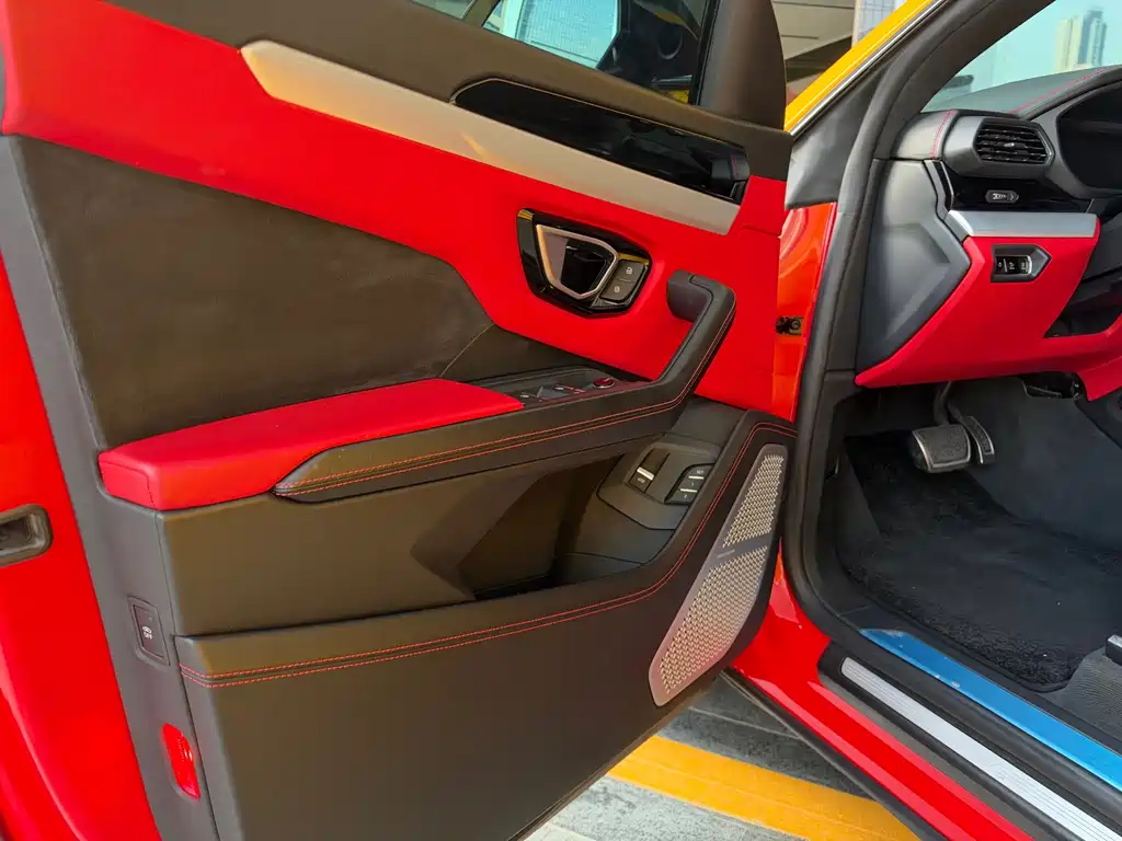 Lamborghini Urus — миниатюра 20
