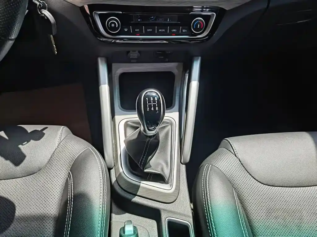 Geely Vision X3 — миниатюра 14