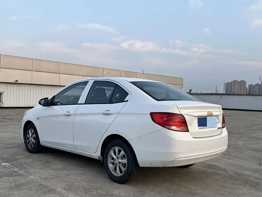 Chevrolet Sail — миниатюра 9