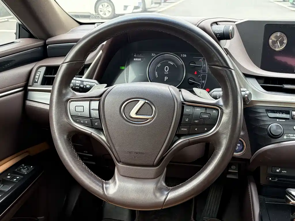 Lexus ES — миниатюра 17