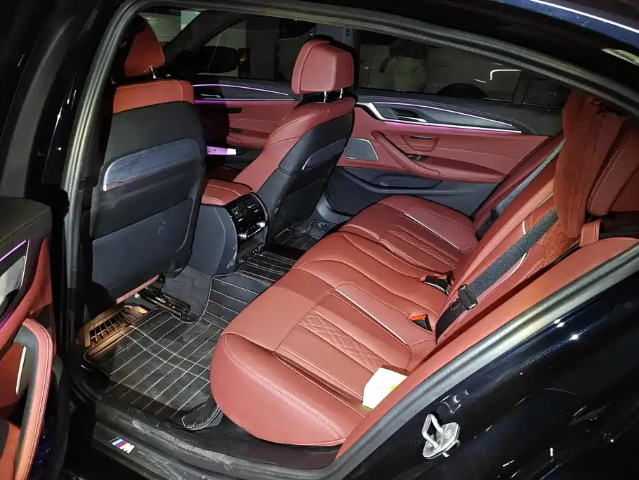 BMW 5 Series — миниатюра 11
