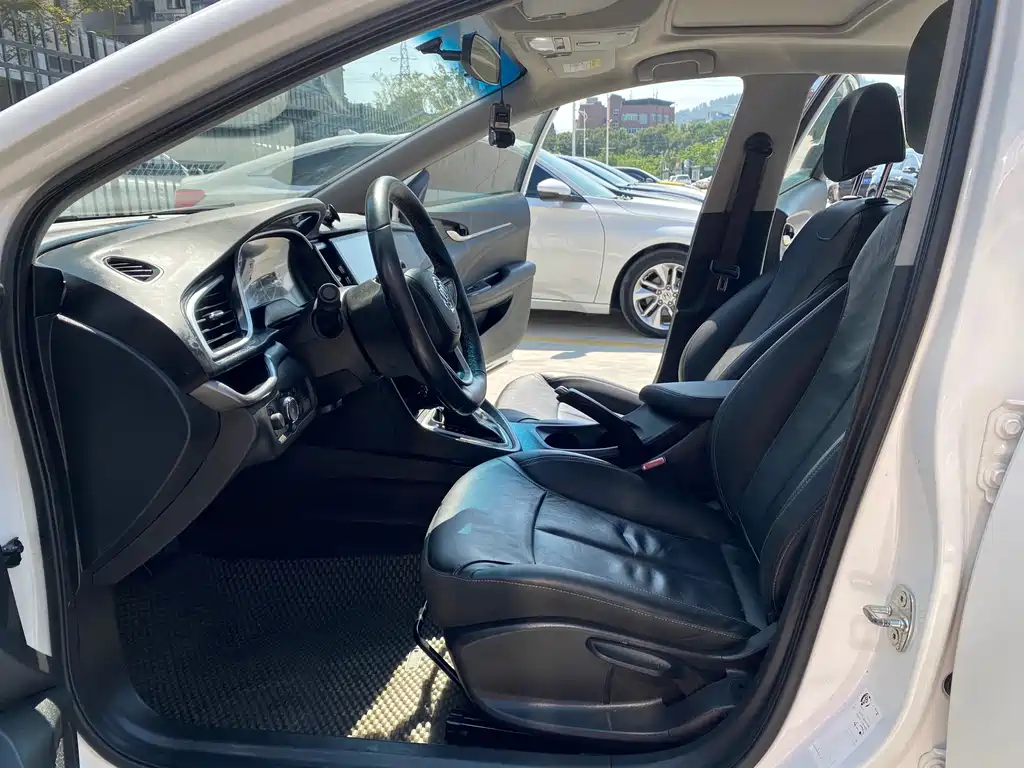 Buick Excelle — миниатюра 9