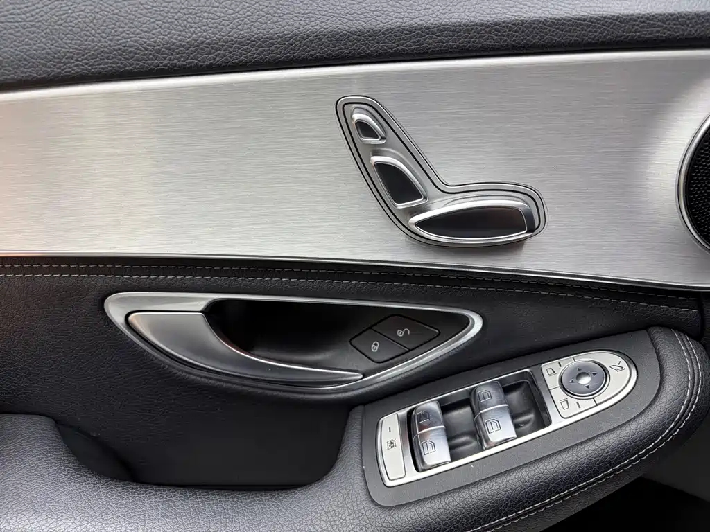 Mercedes-Benz C-Class — миниатюра 14