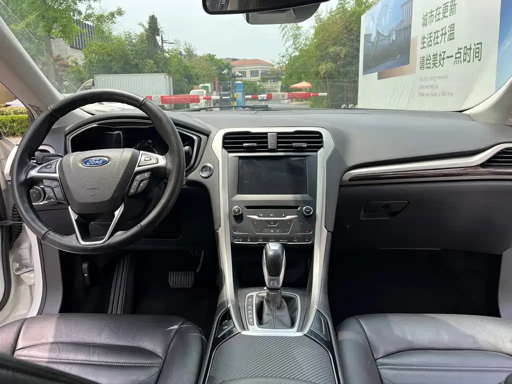 Ford Mondeo — миниатюра 12