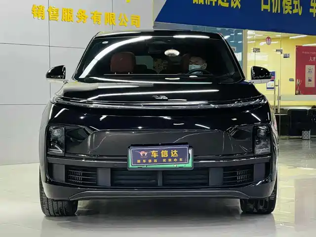 Li Auto L8