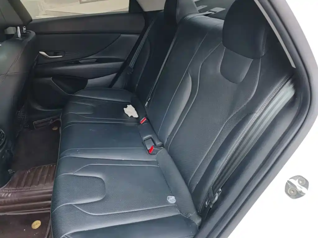 Hyundai Elantra — миниатюра 17