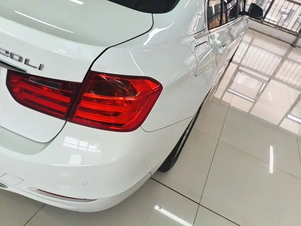 BMW 3 Series — миниатюра 8