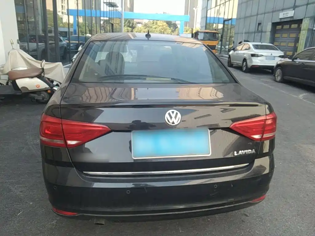 Volkswagen Lavida — миниатюра 6