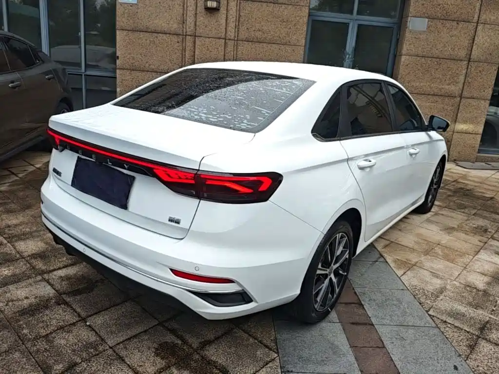 Geely Emgrand — миниатюра 7