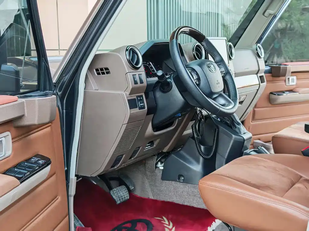 Toyota Land Cruiser — миниатюра 4