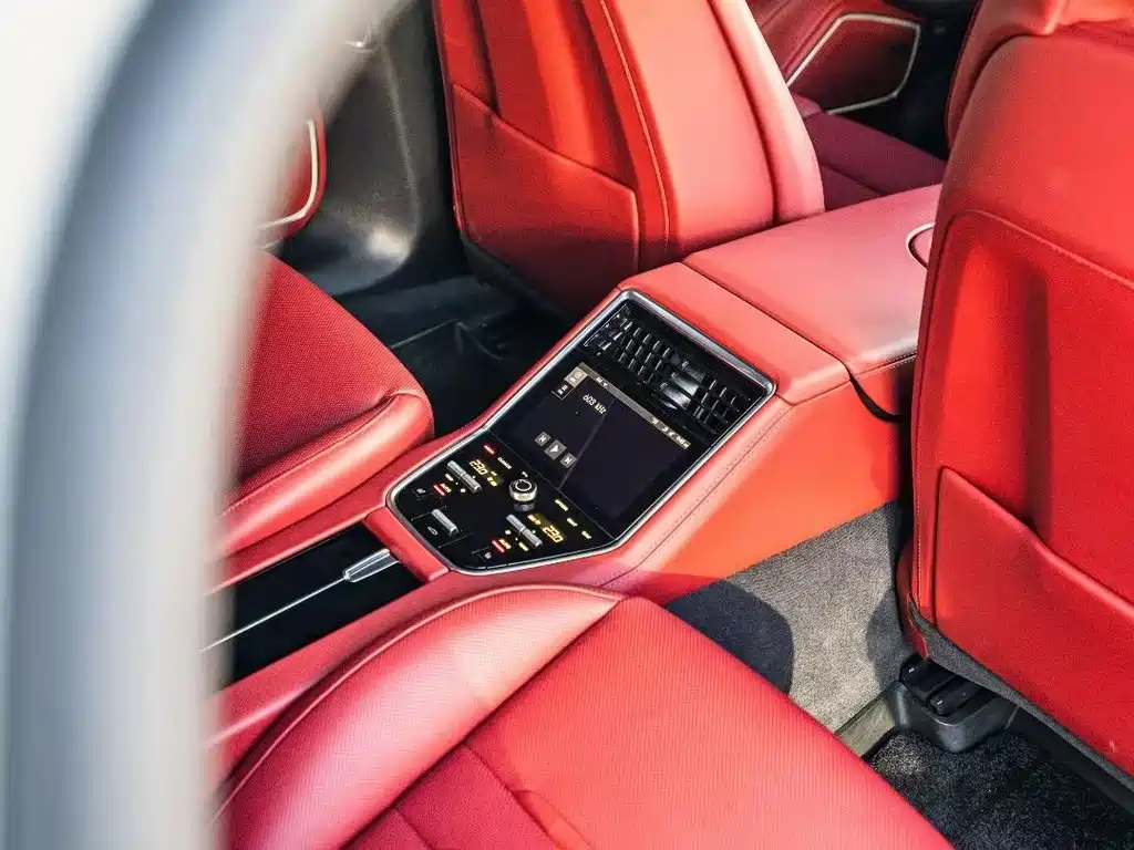 Porsche Panamera — миниатюра 6