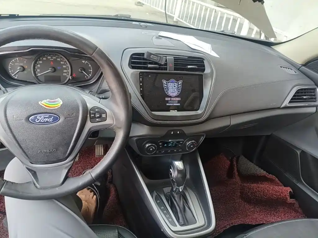 Ford Escort — миниатюра 10