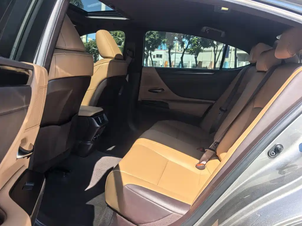 Lexus ES — миниатюра 6