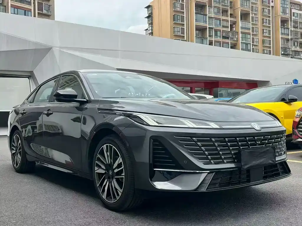 Changan Eado — миниатюра 3
