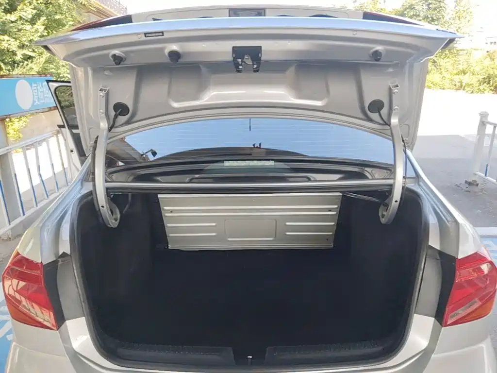 Volkswagen Jetta — миниатюра 19