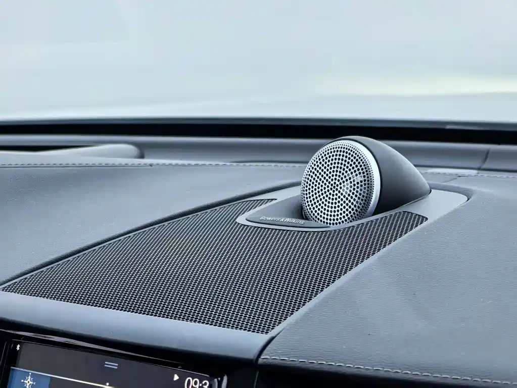 Volvo XC60 PHEV — миниатюра 6