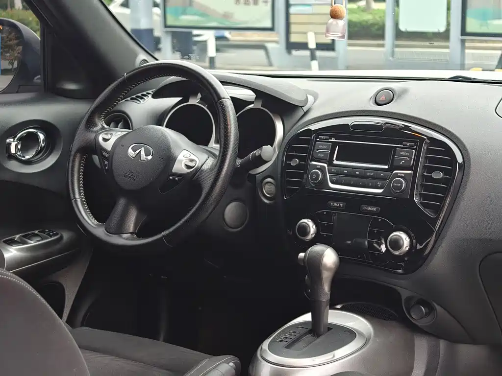 Infiniti ESQ — миниатюра 11