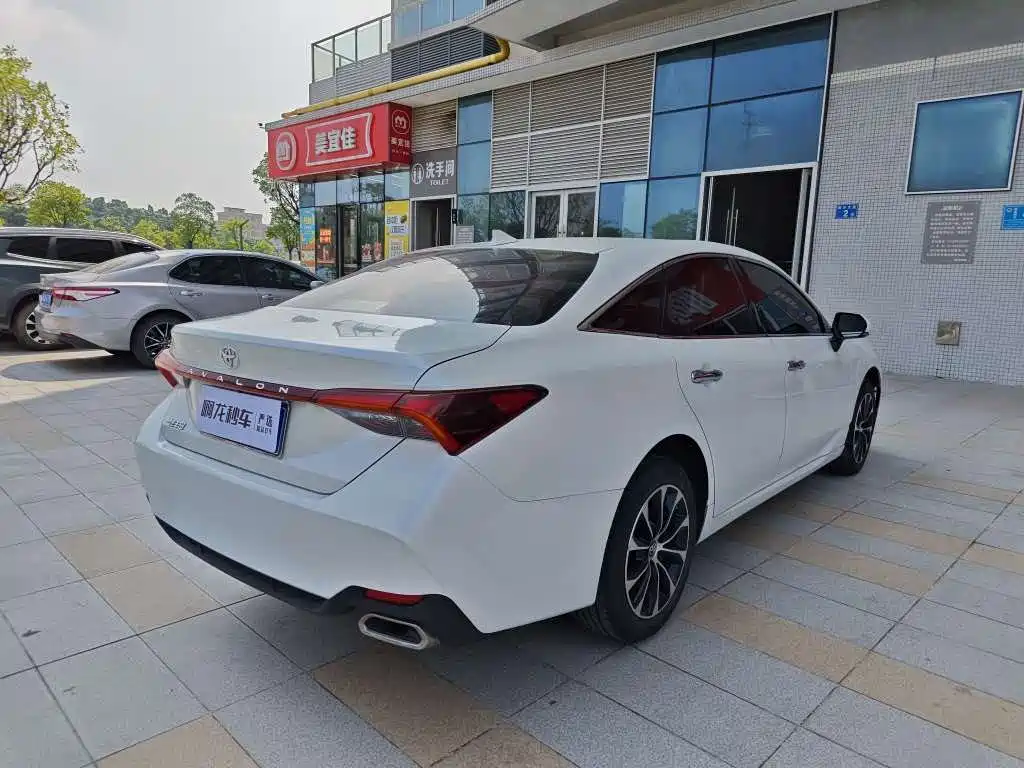 Toyota Avalon — миниатюра 5