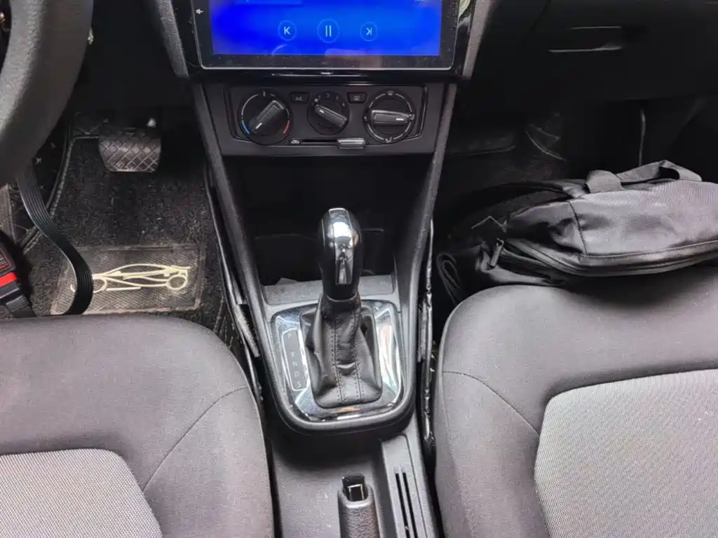 Volkswagen Jetta — миниатюра 14