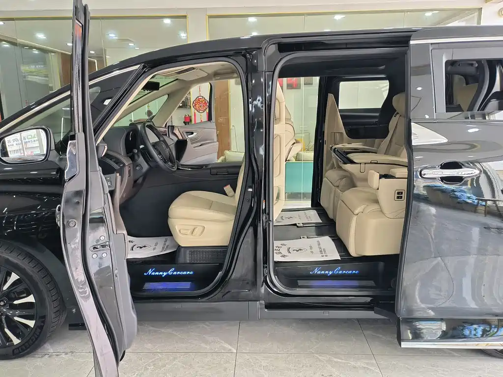 Toyota Vellfire — миниатюра 3