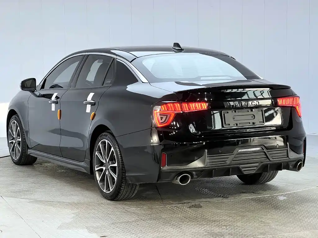 Lynk & Co 03 — миниатюра 8