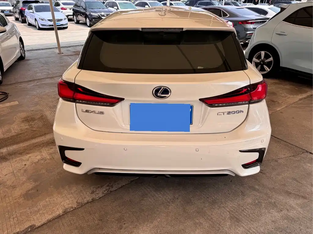 Lexus CT — миниатюра 7