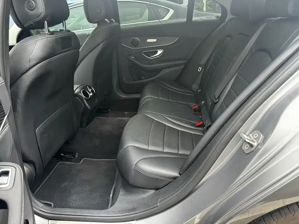 Mercedes-Benz C-Class — миниатюра 6