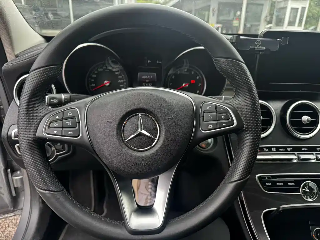 Mercedes-Benz C-Class — миниатюра 4