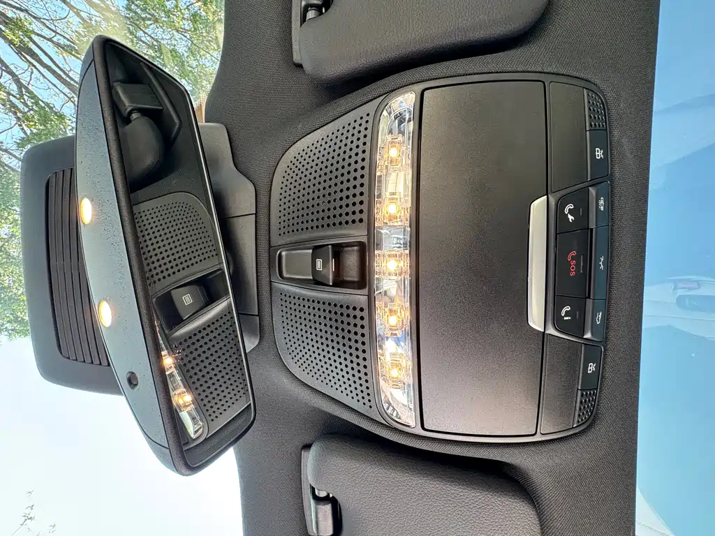 Mercedes-Benz E-Class (Import) — миниатюра 18