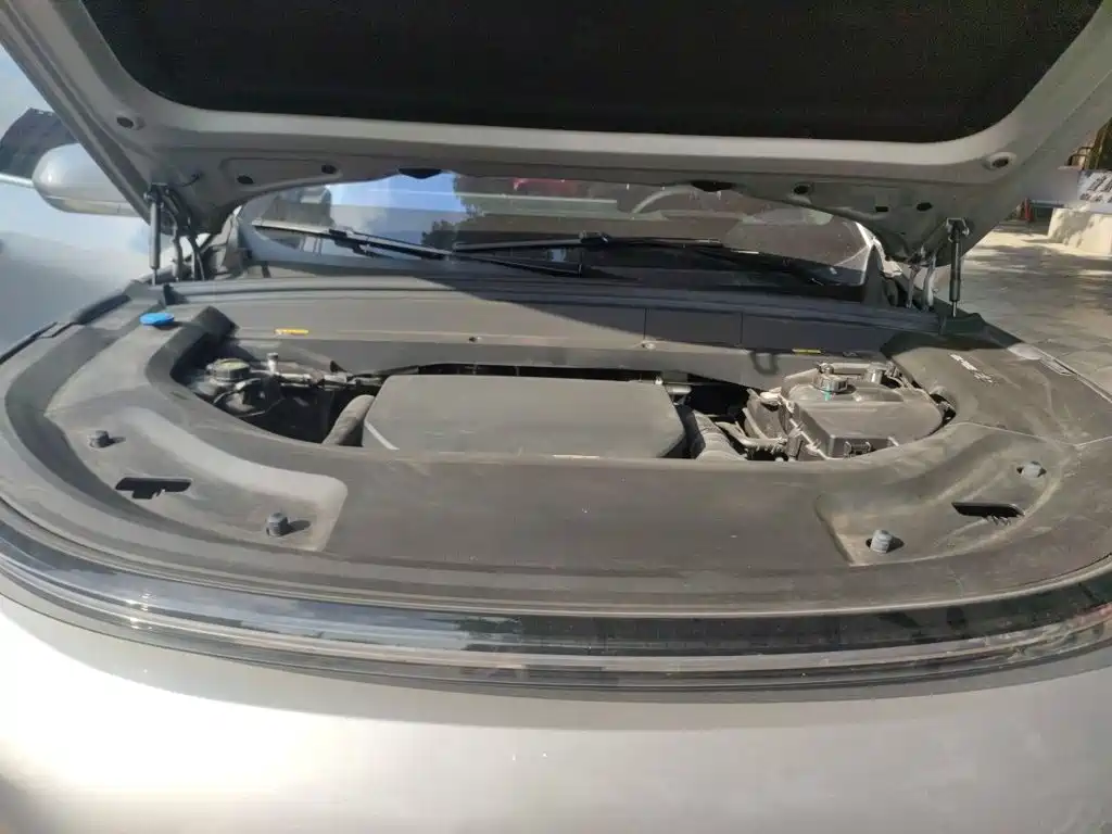 Li Auto Li L8 — миниатюра 16