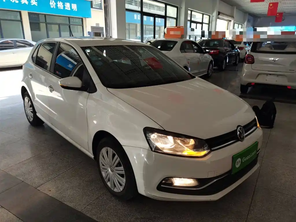 VOLKSWAGEN POLO
