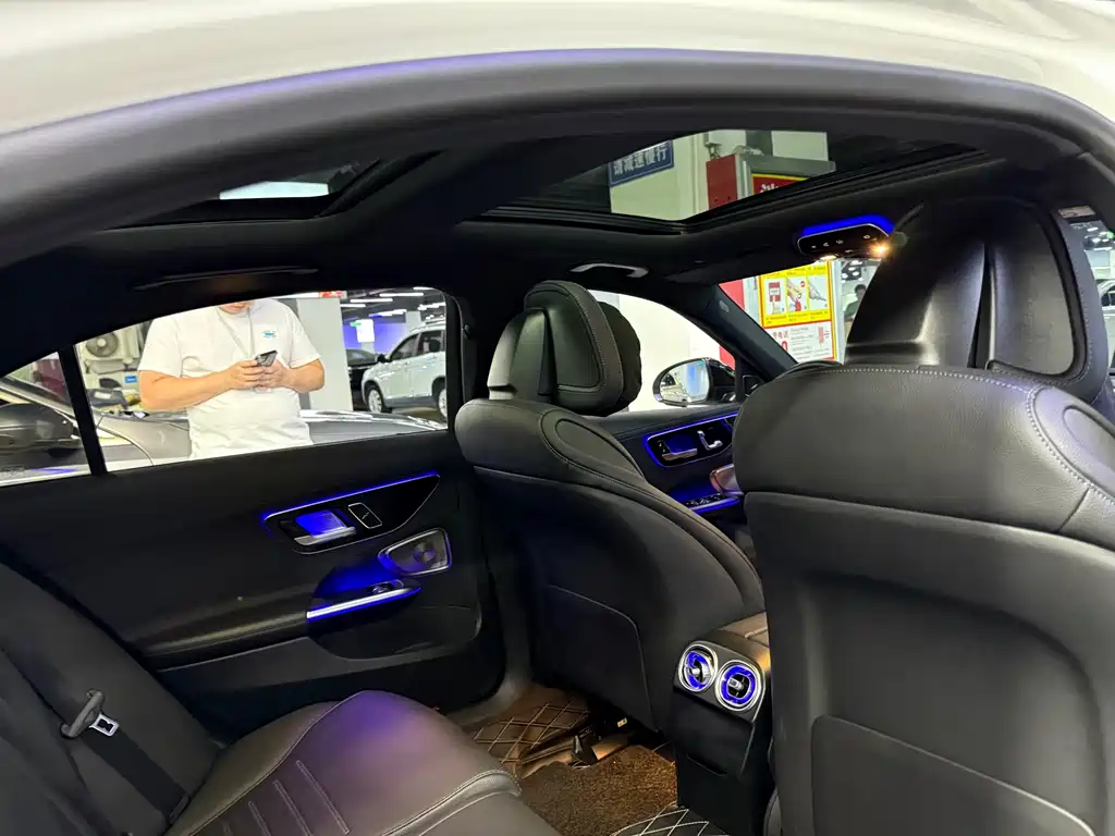 Mercedes-Benz C-Class — миниатюра 15