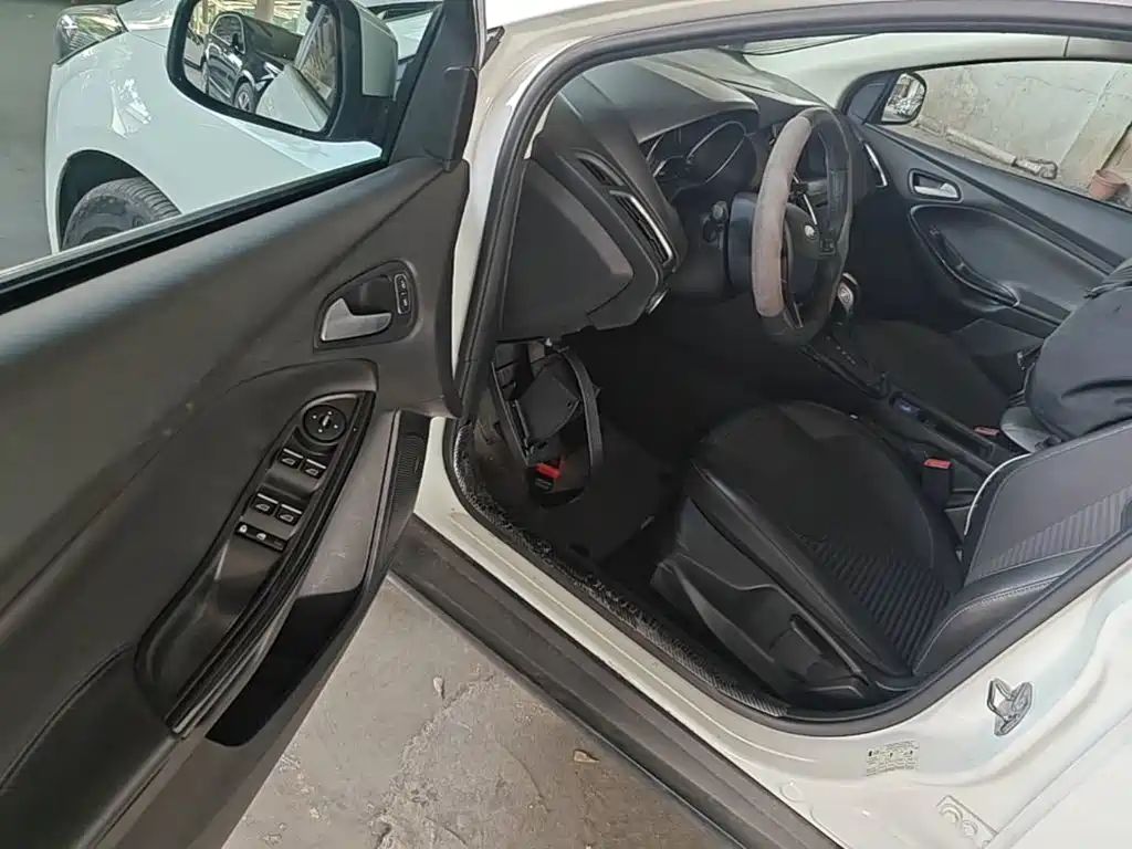 Ford Focus — миниатюра 16