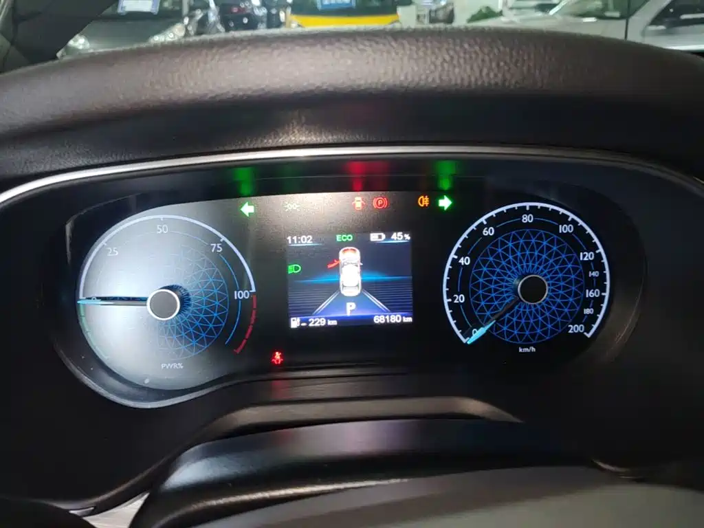 Hongqi Hongqi E-QM5 — миниатюра 12