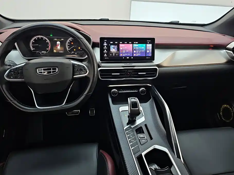 Geely Binyue — миниатюра 12